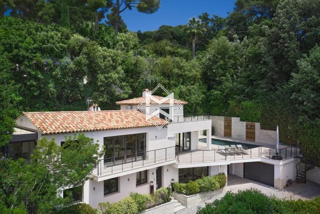 Villa à Cannes, France, 200 m2 - image 1