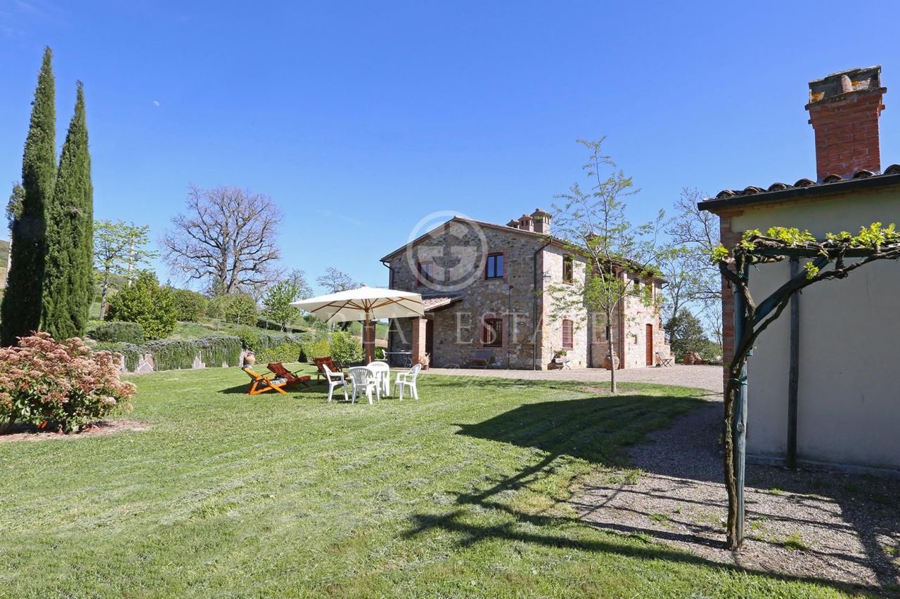 House in Val d'Orcia, Italy, 404.5 sq.m - picture 1