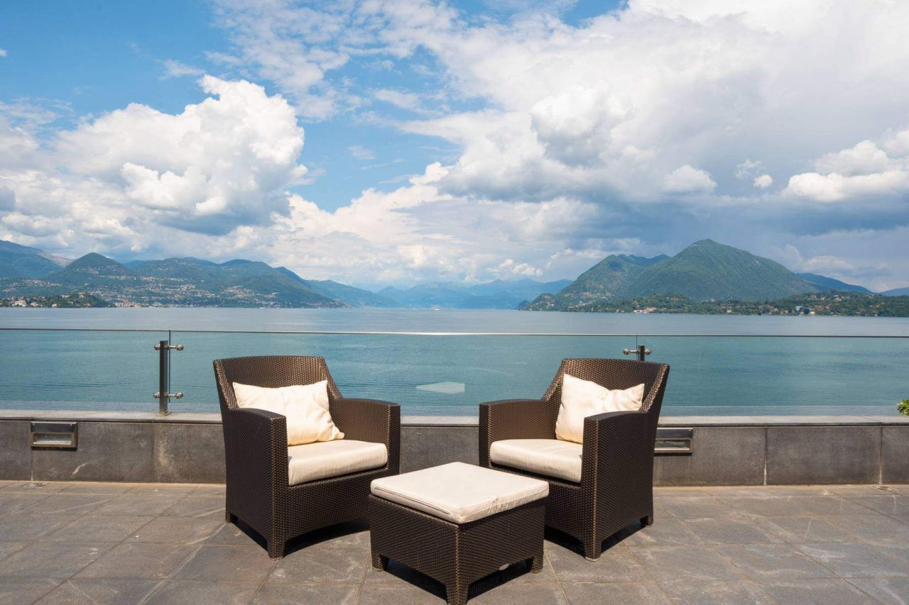 House in Stresa, Italy, 1.44 sq.m - picture 1