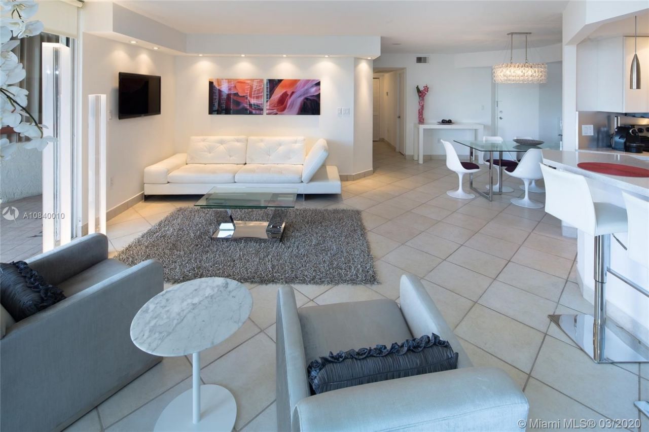 Apartamento en Miami, Estados Unidos, 126 m2 - imagen 1