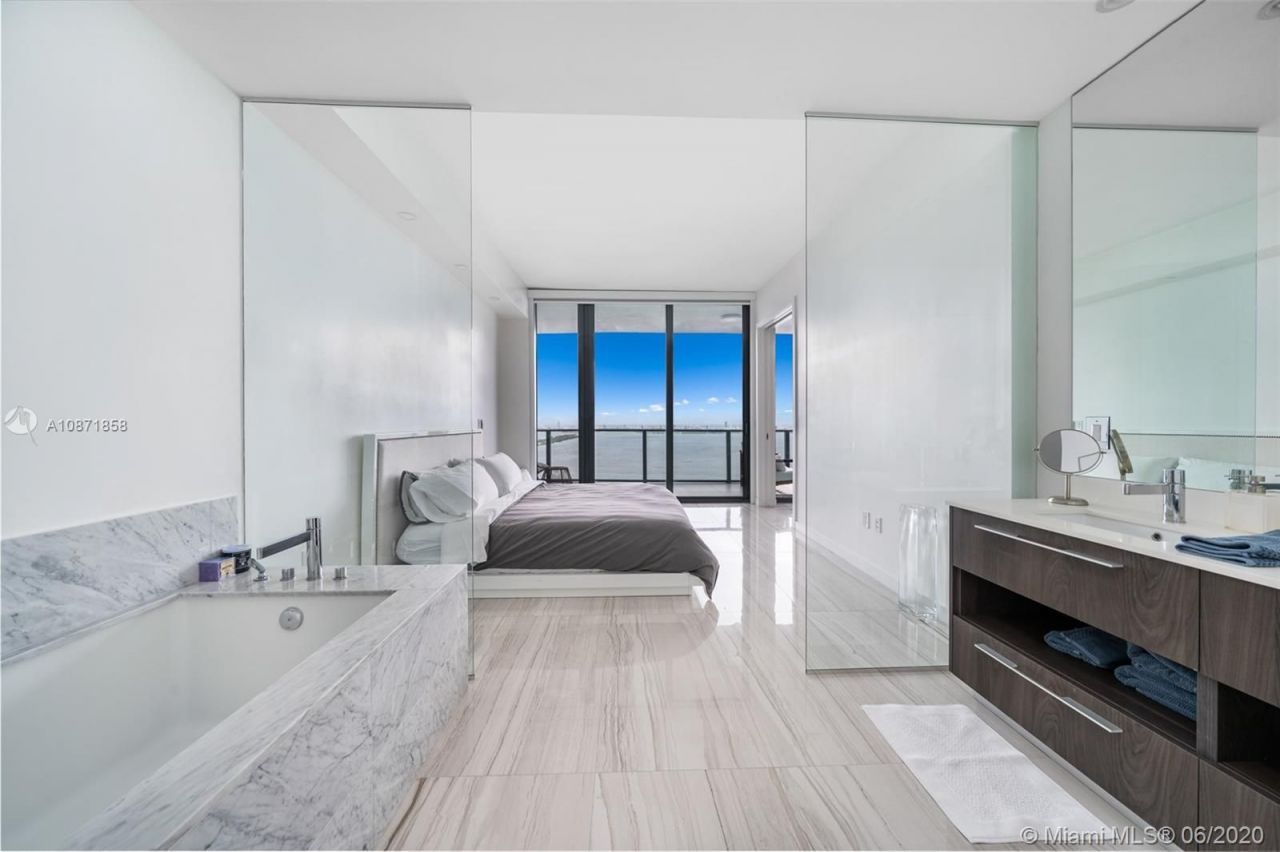Apartamento en Miami, Estados Unidos, 125 m2 - imagen 1
