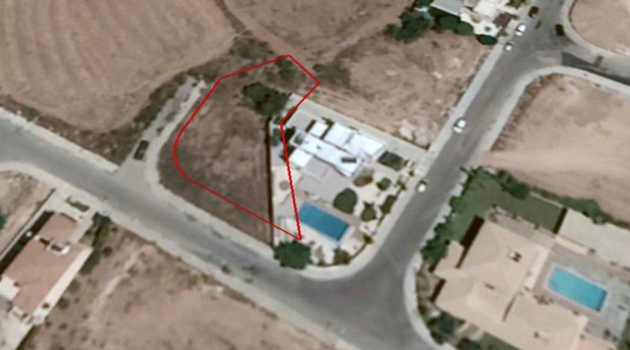 Land in Paphos, Cyprus, 915 sq.m - picture 1