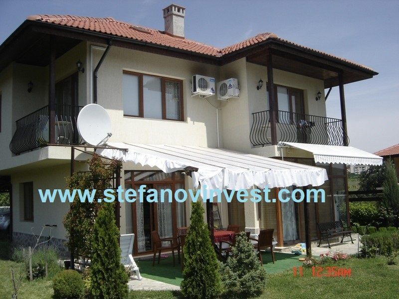 Maison à Bliznatsi, Bulgarie, 150 m2 - image 1