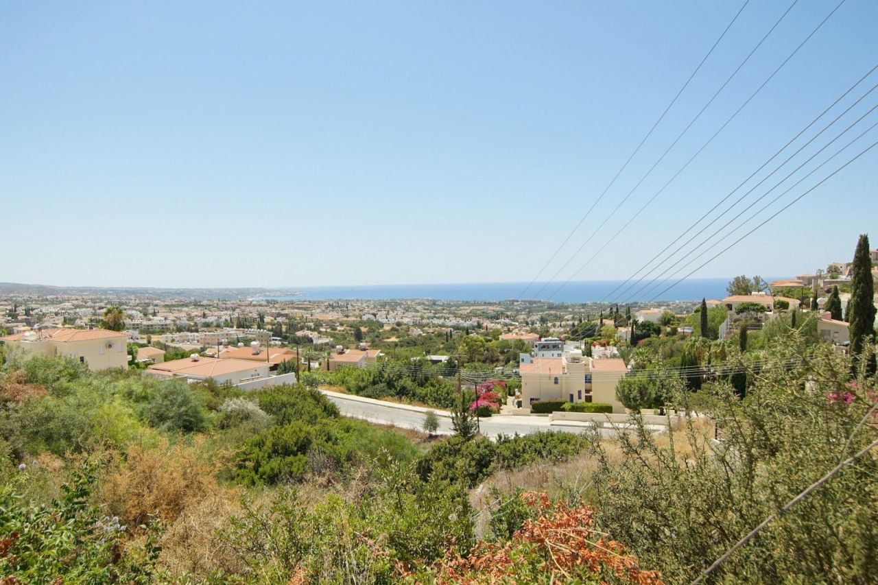 Land in Paphos, Cyprus, 3 200 sq.m - picture 1