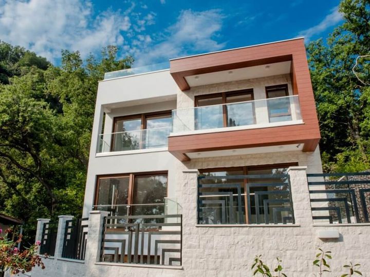 House in Budva, Montenegro, 285 sq.m - picture 1