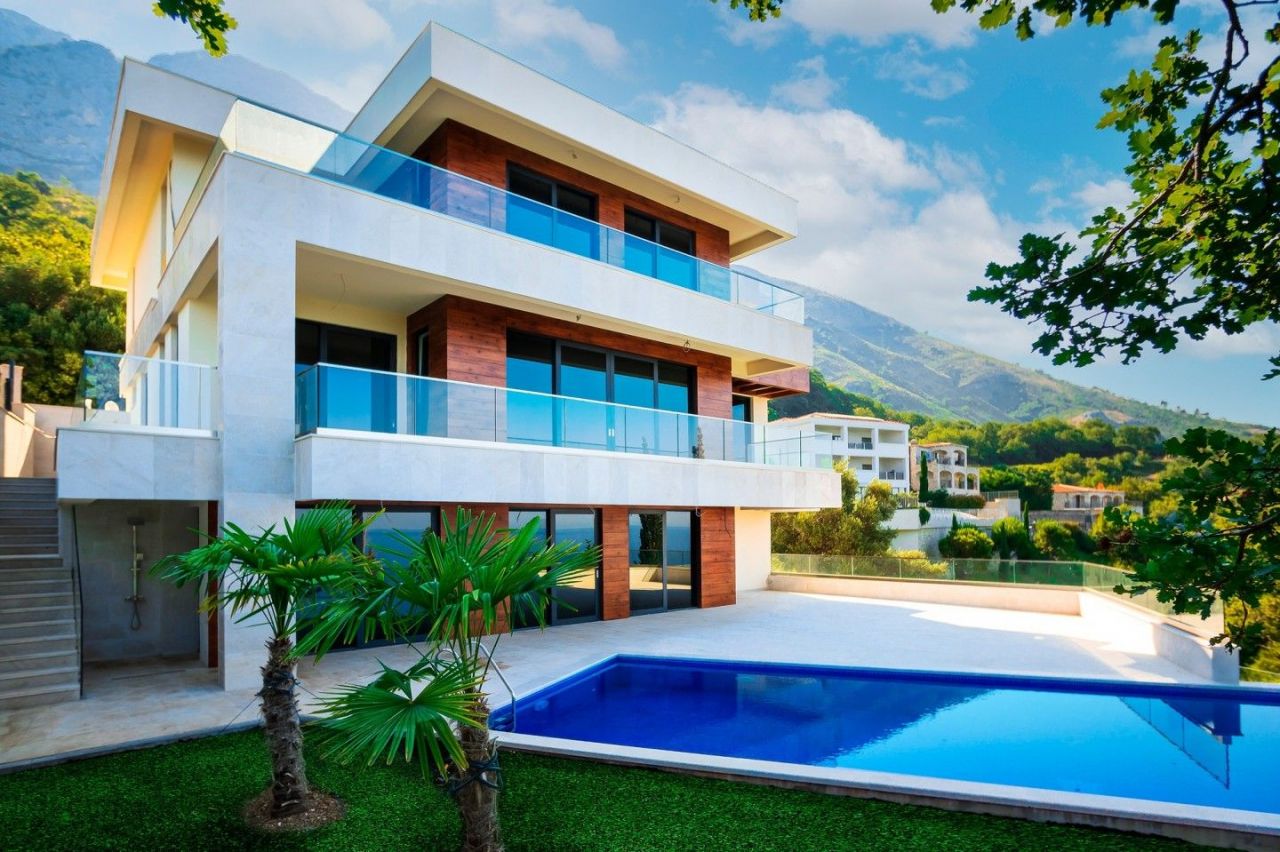 House in Budva, Montenegro, 632 sq.m - picture 1
