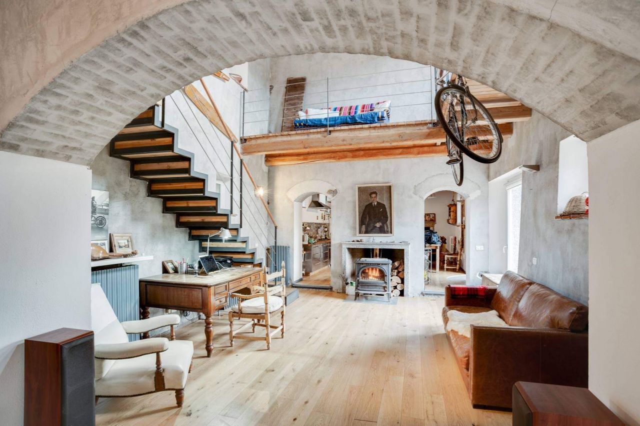 Haus in Borgo Ticino, Italien, 300 m2 - Foto 1