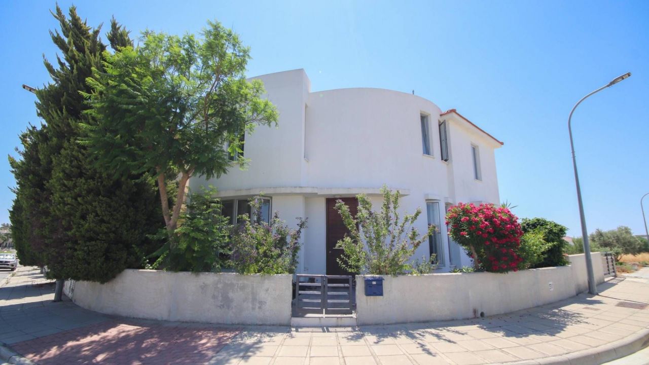 Villa en Lárnaca, Chipre, 165 m2 - imagen 1