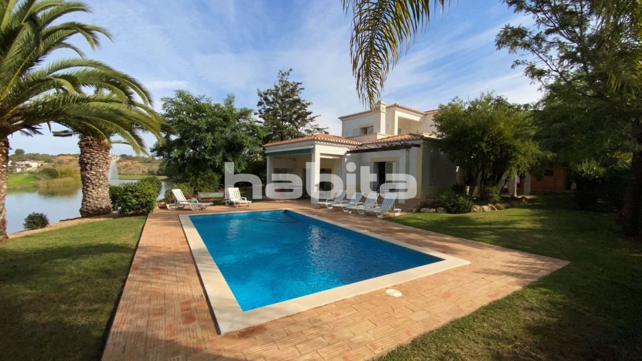 Villa à Lagoa, Portugal, 233.2 m2 - image 1