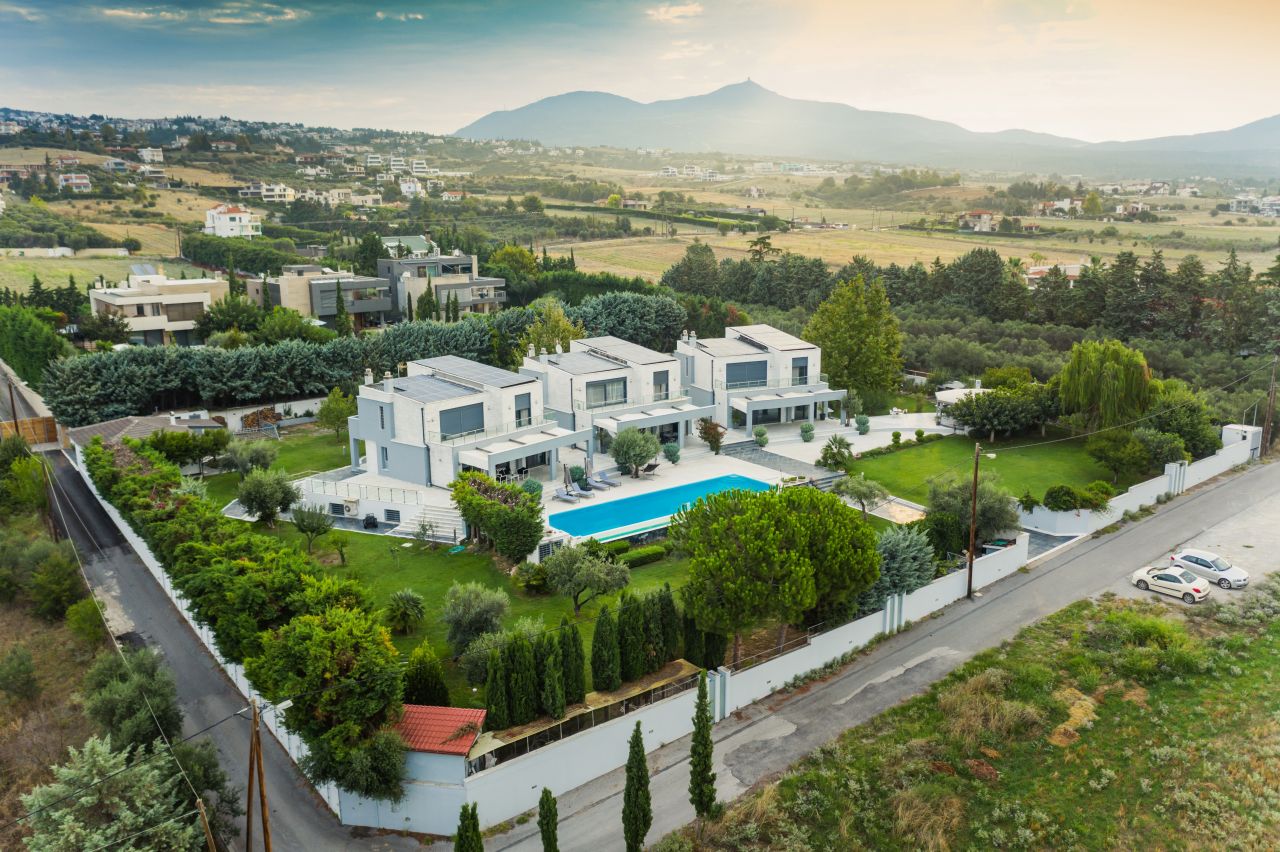 Villa in Thessaloniki, Greece, 1 200 sq.m - picture 1
