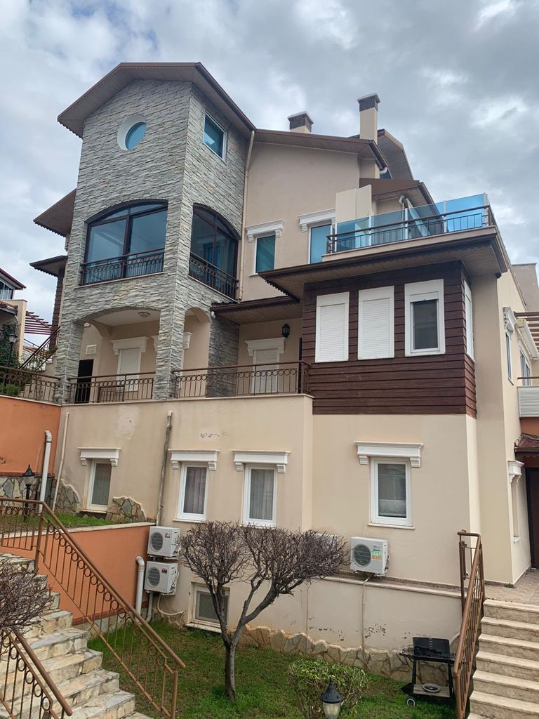 Villa in Avsallar, Turkey, 200 sq.m - picture 1