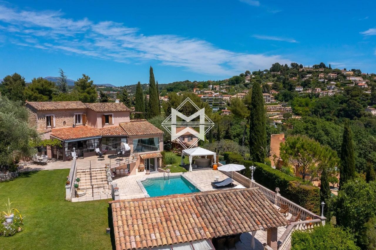 House in Mougins, France, 300 sq.m - picture 1