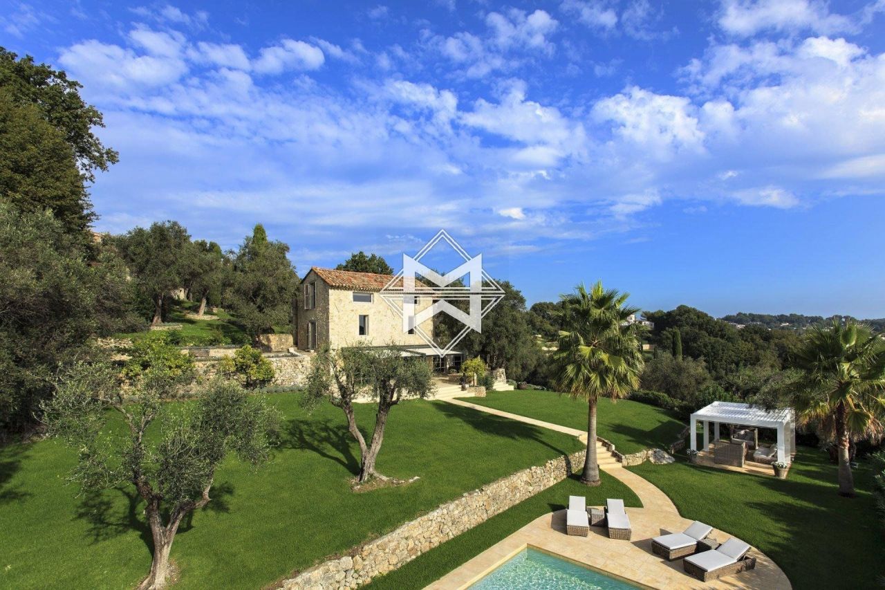 House in Mougins, France, 480 sq.m - picture 1