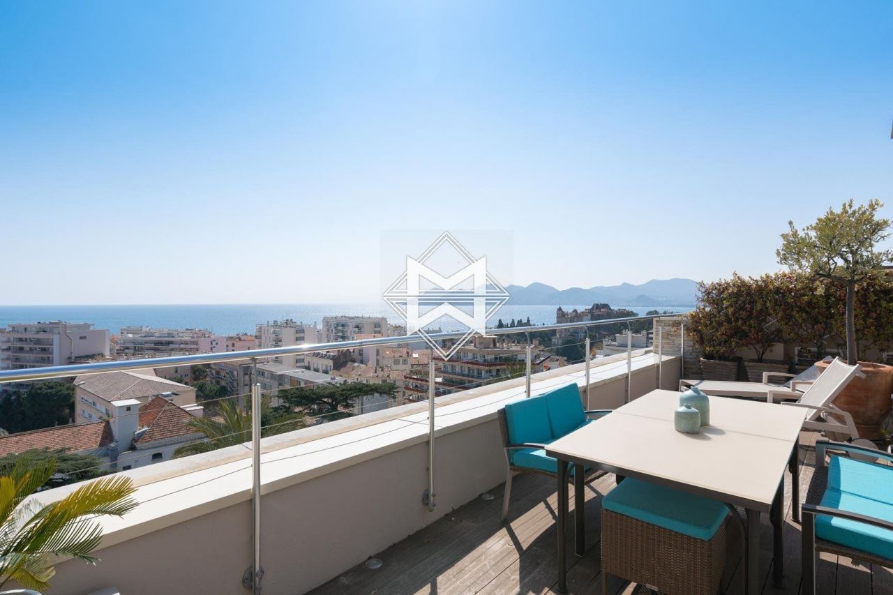 Flat in Cannes, France, 161 sq.m - picture 1
