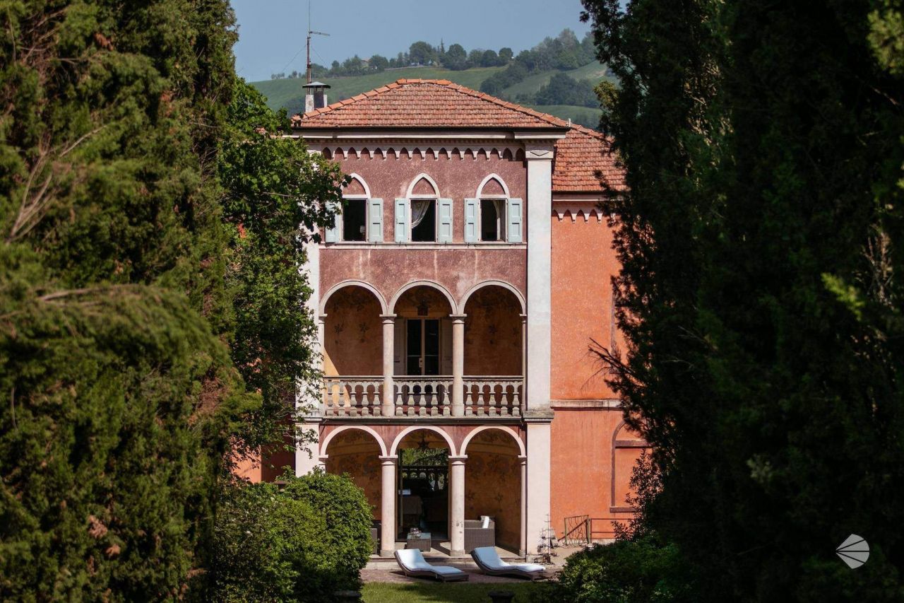 House Fiorano, Italy, 470 sq.m - picture 1