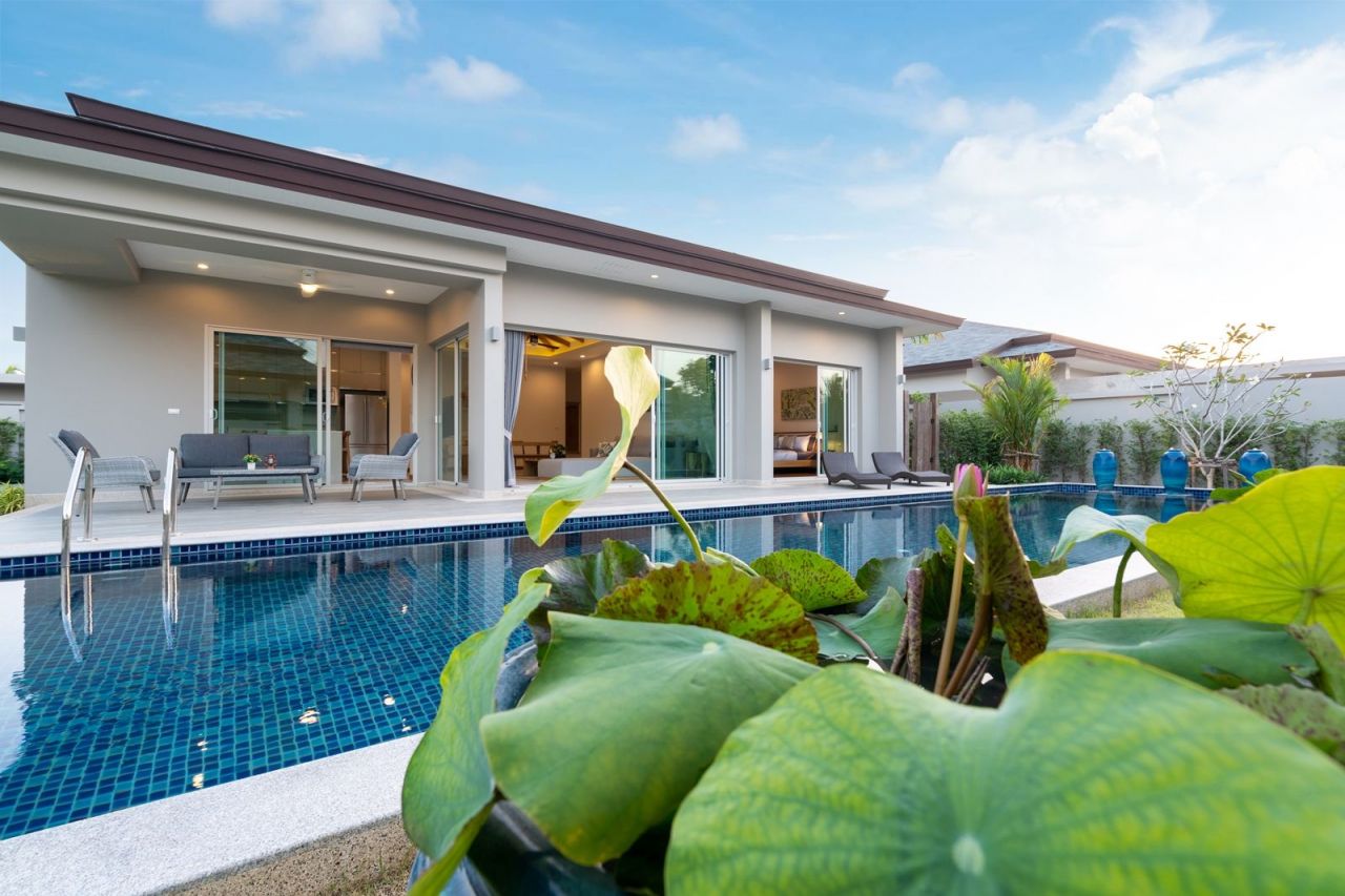 Villa in Phuket, Thailand, 368 sq.m - picture 1