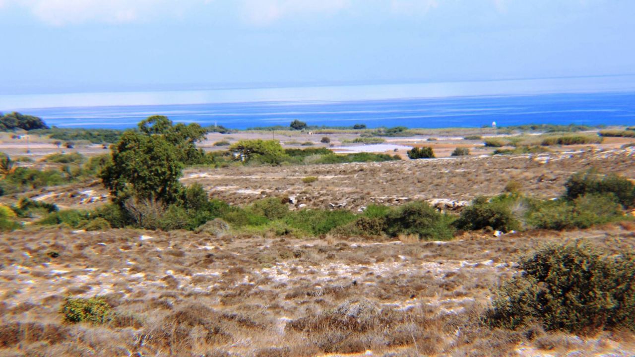 Terrain à Paralimni, Chypre, 1 364 m2 - image 1