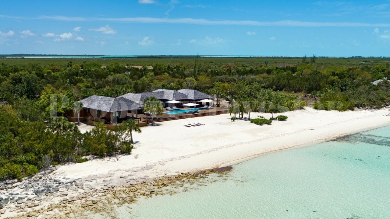 Villa Perrot-Kej, Turks and Caicos Islands, 435 sq.m - picture 1