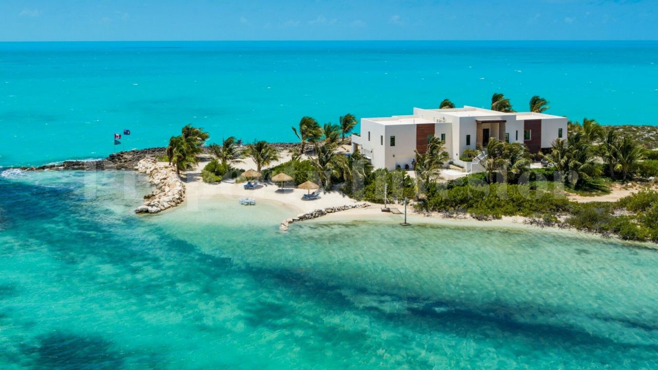 Villa Providensiales, Turks and Caicos Islands, 1 347 sq.m - picture 1