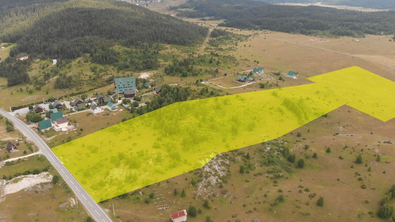 Terrain à Zabljak, Monténégro, 49 776 m2 - image 1