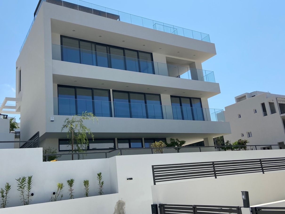 Villa in Paphos, Cyprus, 366 sq.m - picture 1