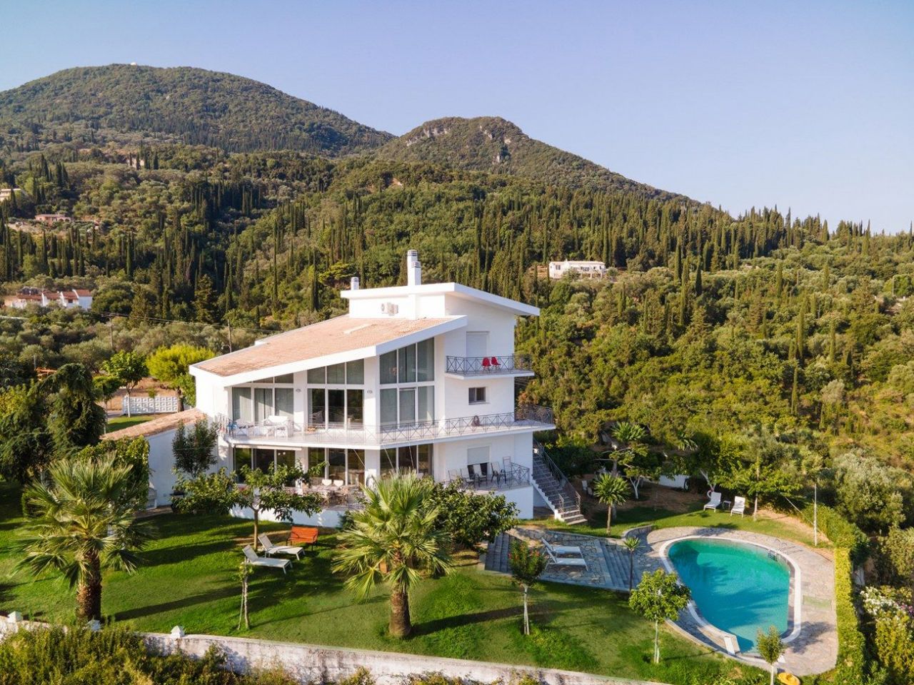 Villa sur Corfou, Grèce, 583 m2 - image 1