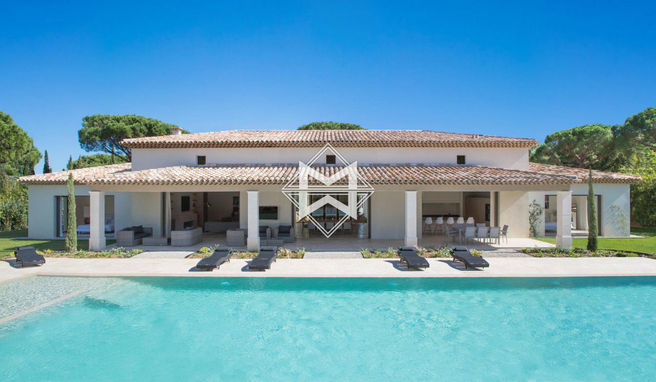 Villa in Saint-Tropez, France, 540 sq.m - picture 1