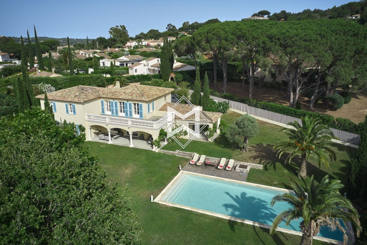 House in Saint-Tropez, France, 380 sq.m - picture 1