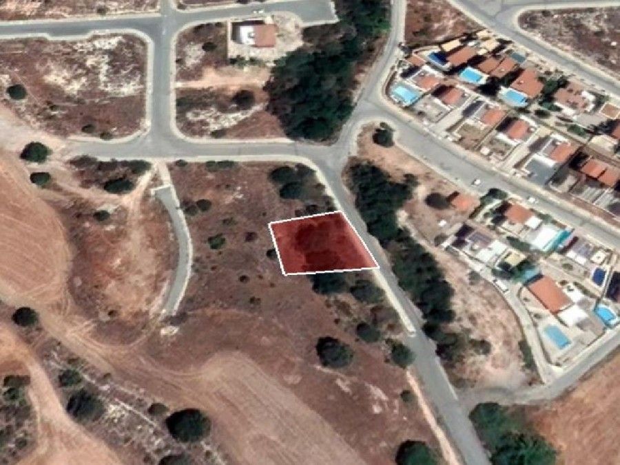 Land in Paphos, Cyprus, 665 sq.m - picture 1