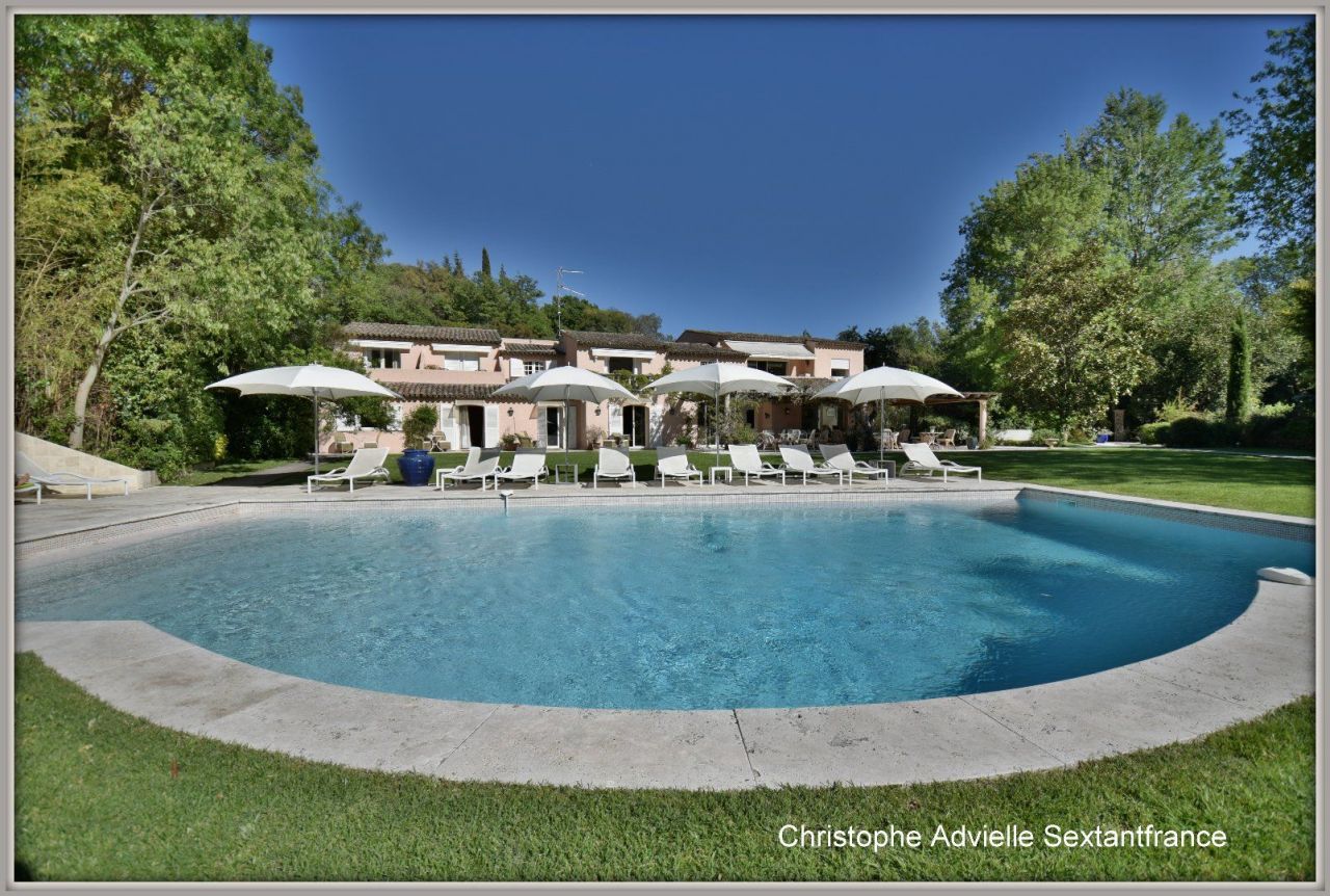 House in Var, France - picture 1