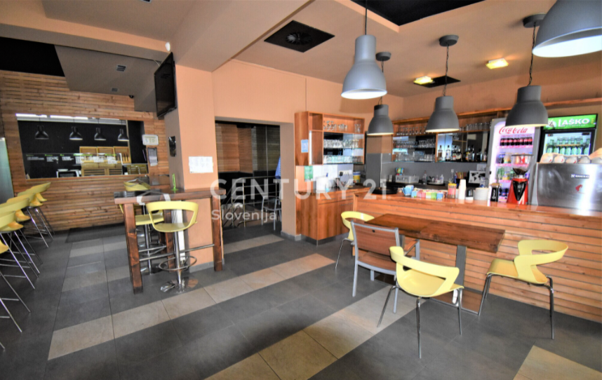 Cafetería, restaurante en Maribor, Eslovenia, 189.4 m2 - imagen 1