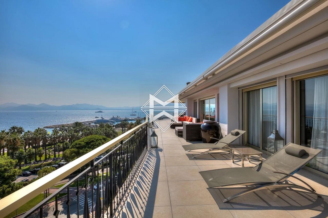 Flat in Cannes, France, 159 sq.m - picture 1