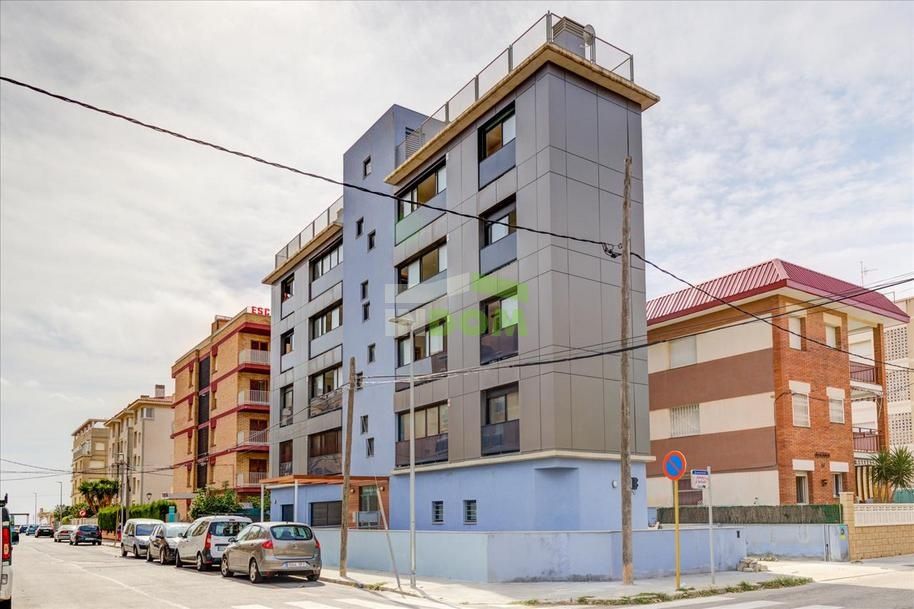 Commercial apartment building on Costa Daurada, Spain, 600 sq.m - picture 1
