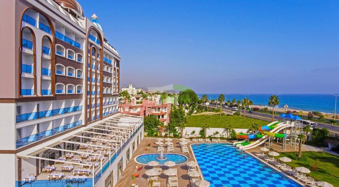 Hotel in Alanya, Turkey - picture 1