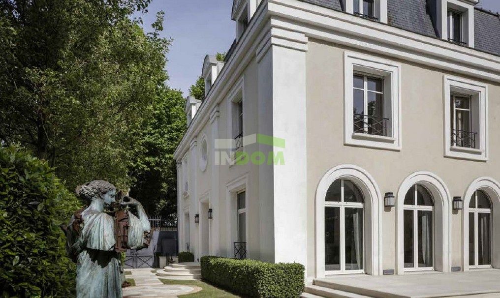Mansion in Paris, France, 675 sq.m - picture 1