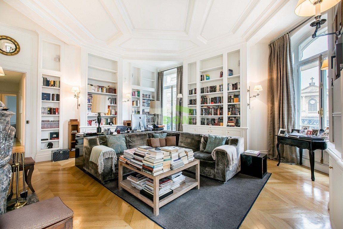 Apartment in Paris, France, 240 sq.m - picture 1