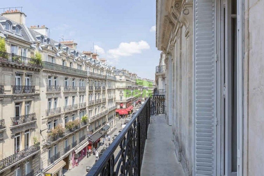 Apartment in Paris, France, 130 sq.m - picture 1