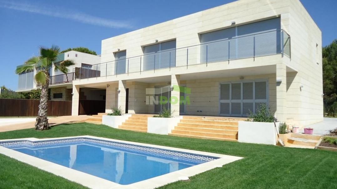 Villa on Costa Daurada, Spain, 307 sq.m - picture 1