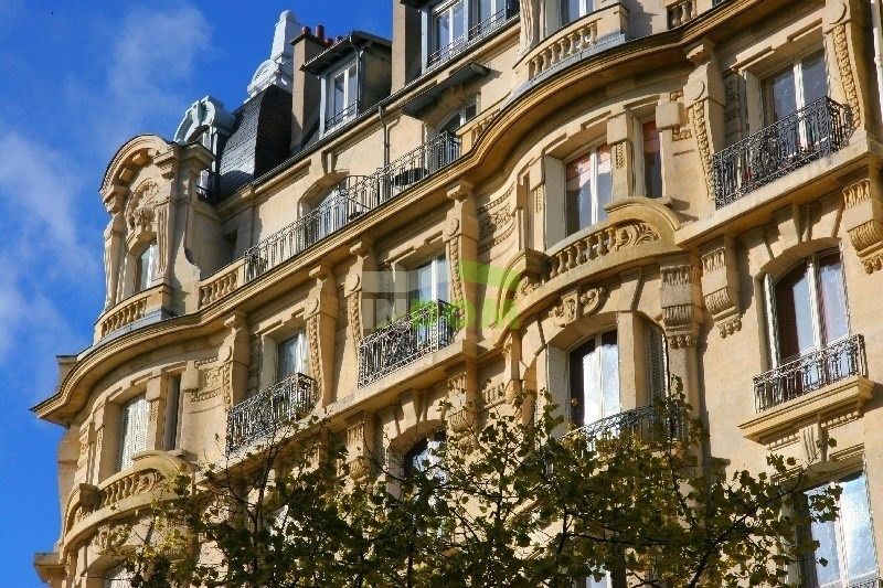 Commercial apartment building in Paris, France, 1 912 sq.m - picture 1