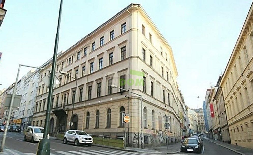 Mietshaus in Prag, Tschechien, 2 811 m2 - Foto 1