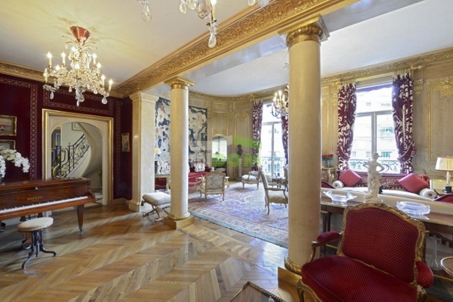 Apartment in Paris, France, 494 sq.m - picture 1