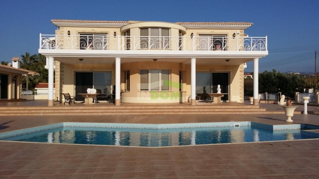 Villa in Paphos, Cyprus, 700 sq.m - picture 1