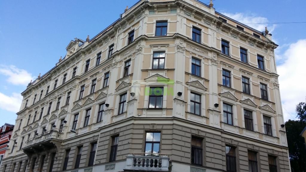 Commercial apartment building in Riga, Latvia - picture 1