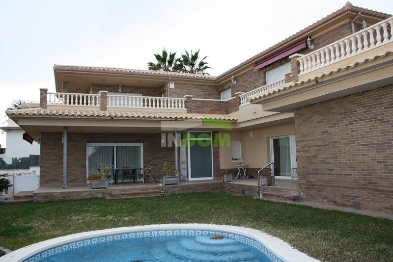 House on Costa Daurada, Spain, 525 sq.m - picture 1