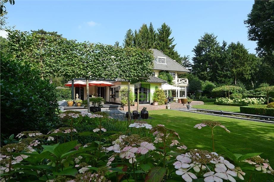 Villa in Amsterdam, Netherlands, 412 sq.m - picture 1
