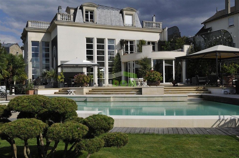 Villa en París, Francia, 850 m2 - imagen 1