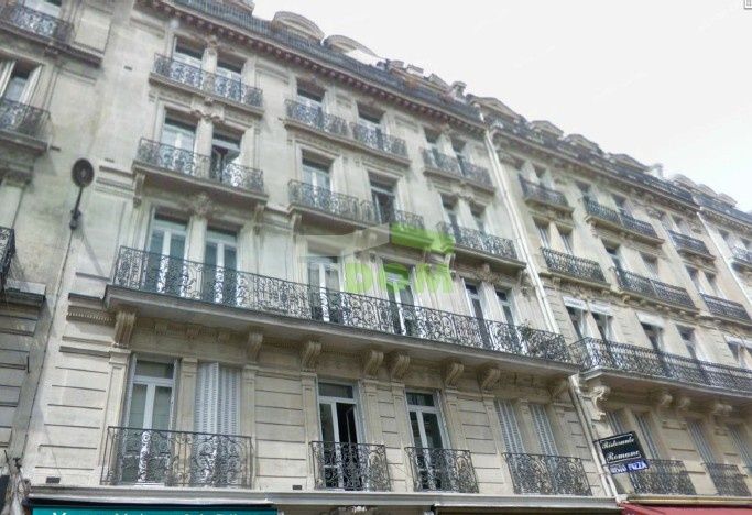 Commercial apartment building in Paris, France, 2 093 sq.m - picture 1