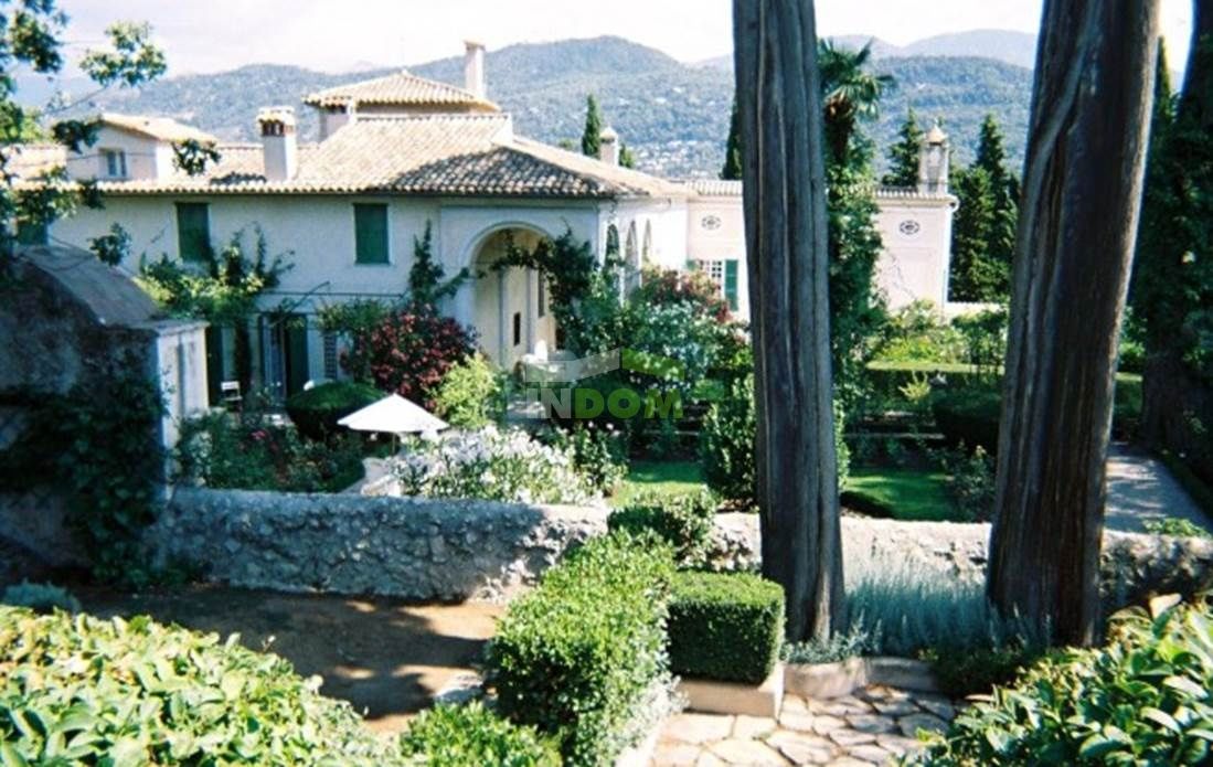 Villa Lazurnyj bereg, France, 2 000 sq.m - picture 1