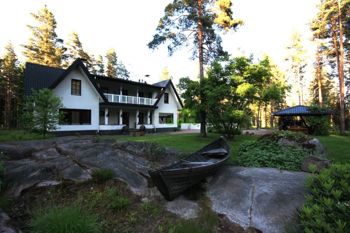 Villa in Helsinki, Finland, 450 sq.m - picture 1