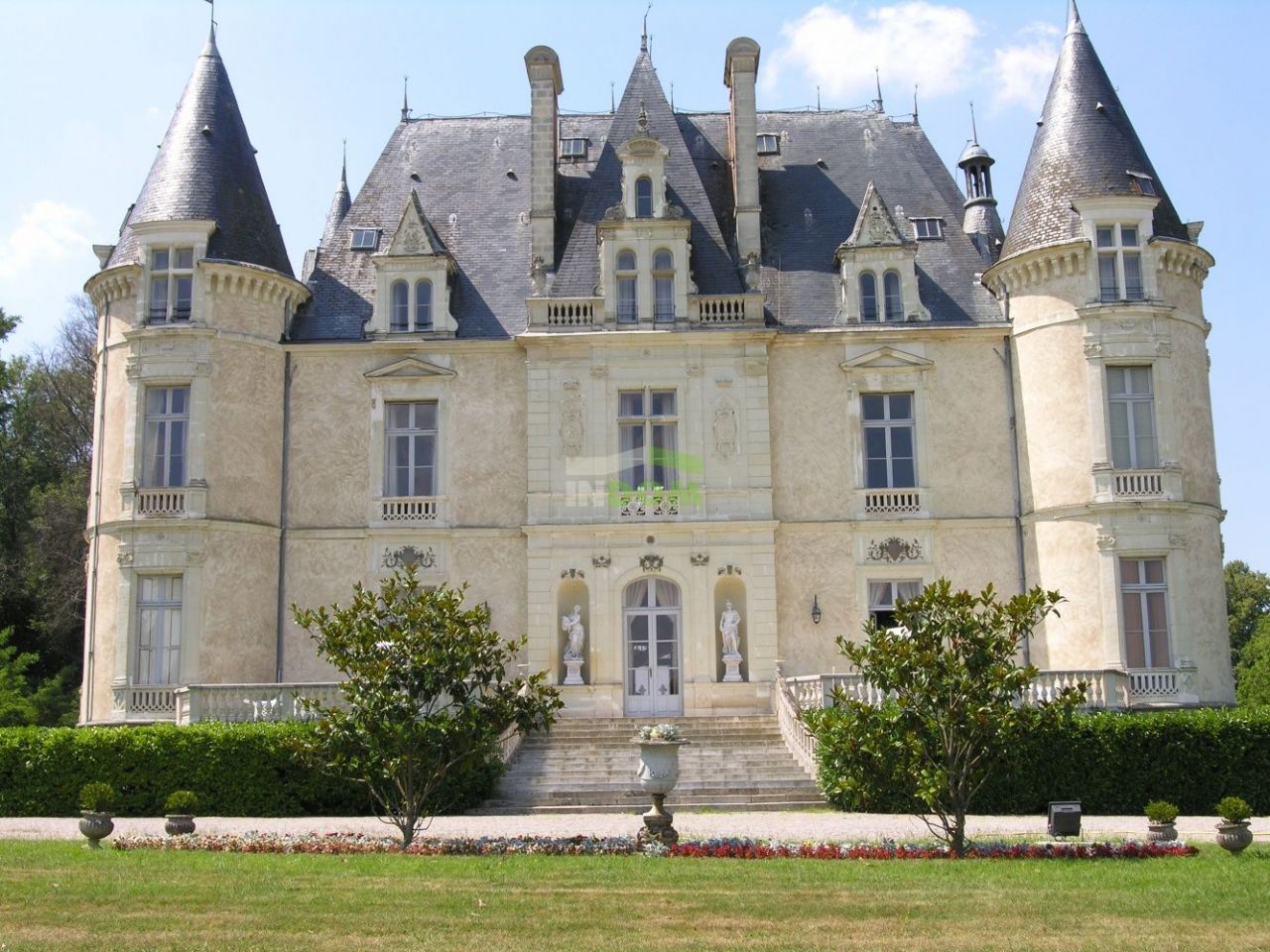 Château Dolina Luary, France, 1 100 m2 - image 1